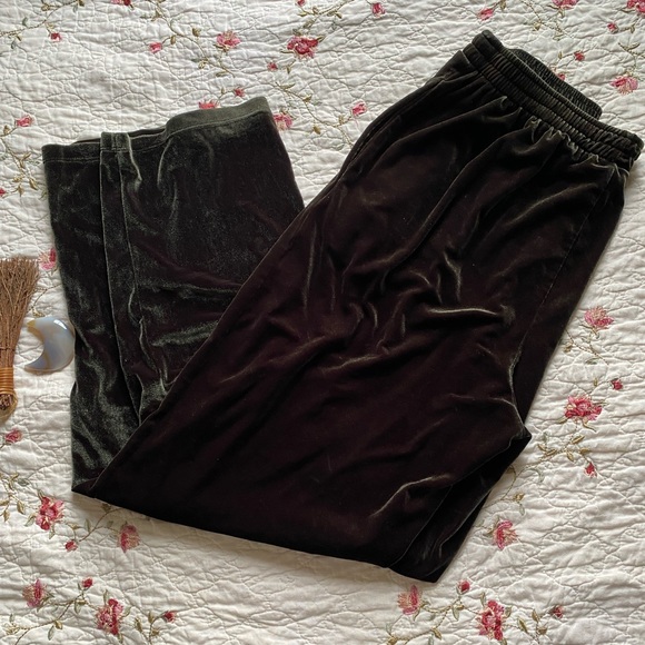 Impressions Pants - Vintage velvet High Rise Pants with pockets